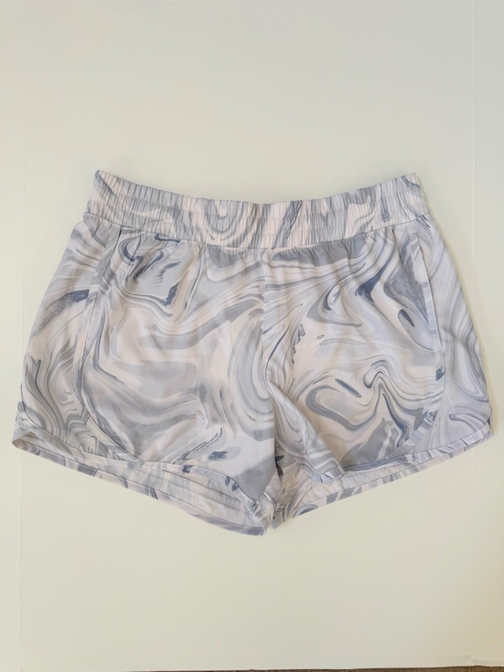 NWOT Fila Marble-Pattern Athletic Shorts - Gray & White Size L. 3” Inseam.